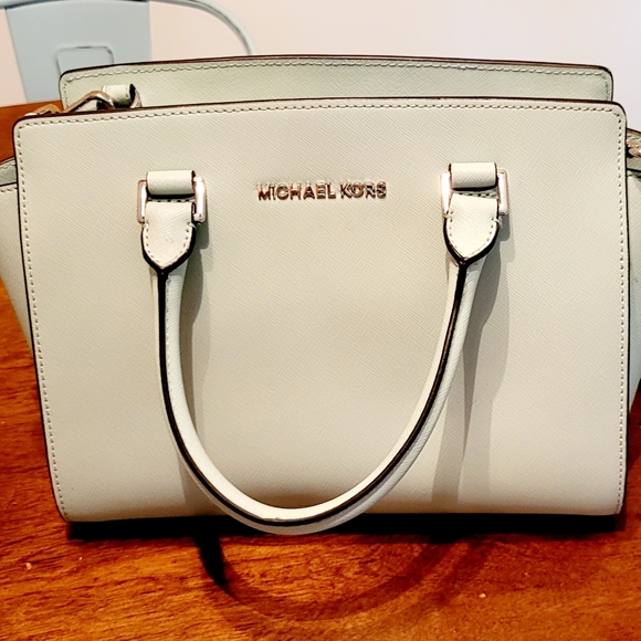 Micheal Kors Purse - Picture 1 of 6